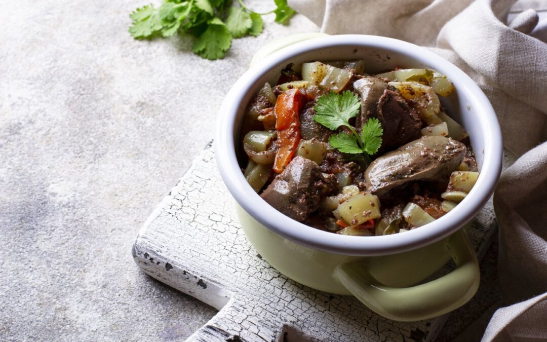 Dania jednogarnkowe z mięsem. Przepisy na gulasze i potrawki